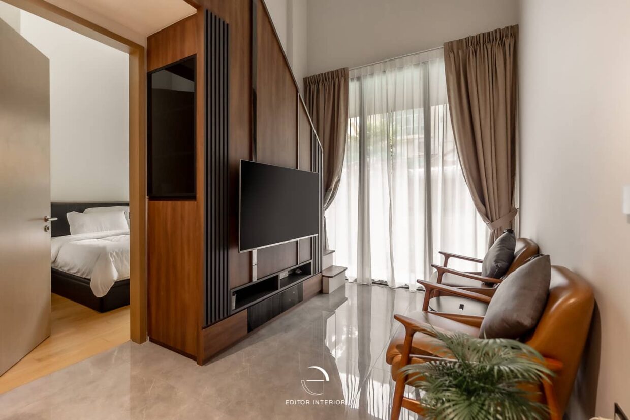 THE ESSENCE II - Editor Interior