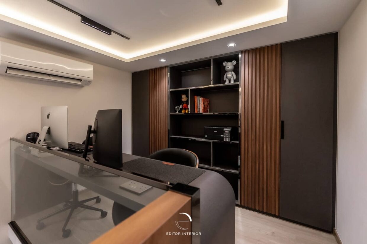 THE ESSENCE II - Editor Interior